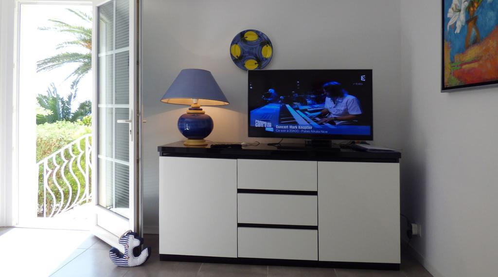 Au Reveil Des Cigales Hotel Saint Aygulf Bilik gambar